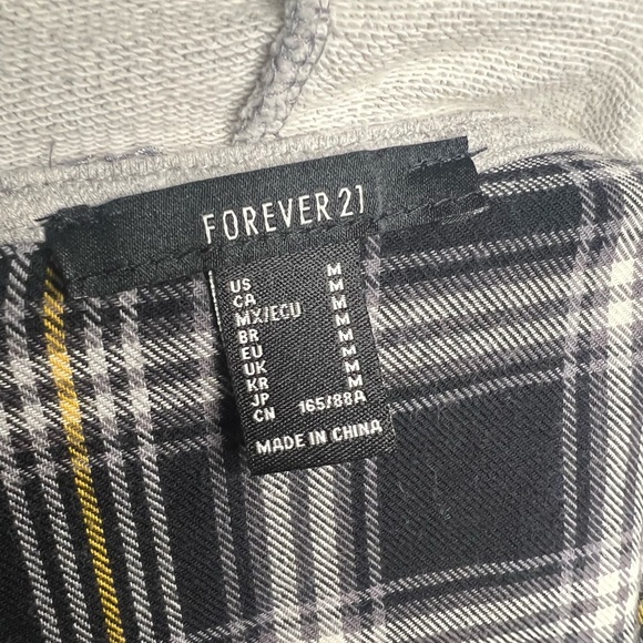 🌻Forever 21, Cropped, fringy bottom, so cute! Size Medium.🌻 - Picture 4 of 4